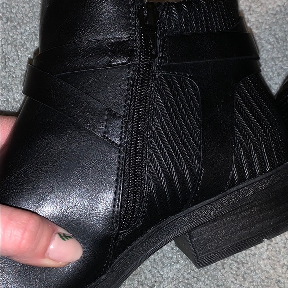 Black booties - Picture 3 of 4